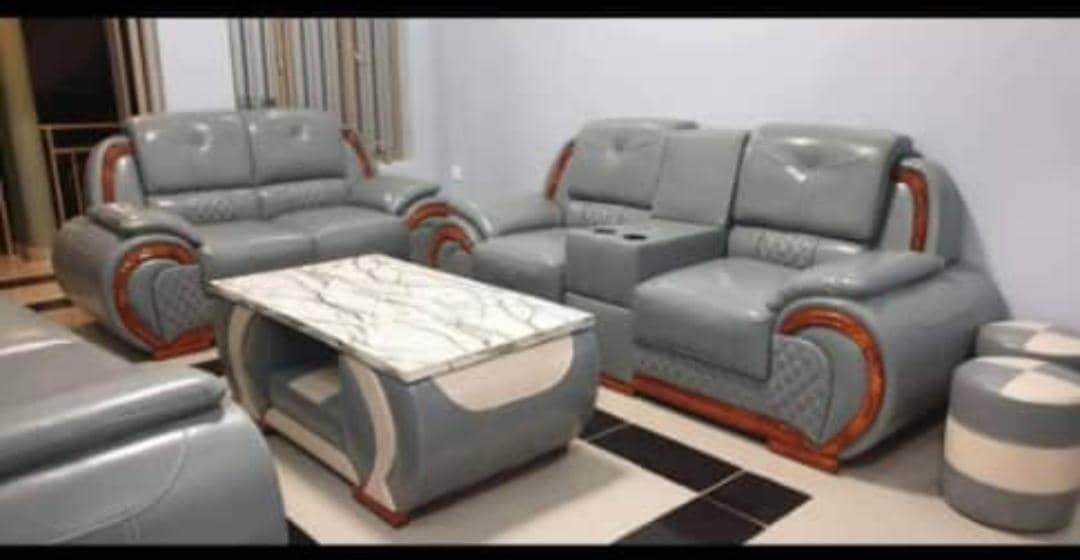 Wooden decorative items and sculptures